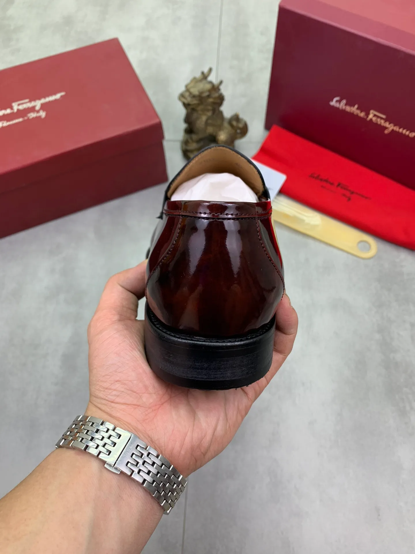 Men's men's shoes💰P460💰[New model]🆘 Water-dyed cow lining [Ferragamo] Ferragamo's latest men's over-the-foot business leather shoes🇨🇳Official website original 1:1 molding💯The first layer is made of Italian imported calfskin➕Luxurious genuine cowhide lining, soft and comfortable🌴High-end atmosphere, the first choice for high-grade men🍍38-45 Black Brown🉑️Select